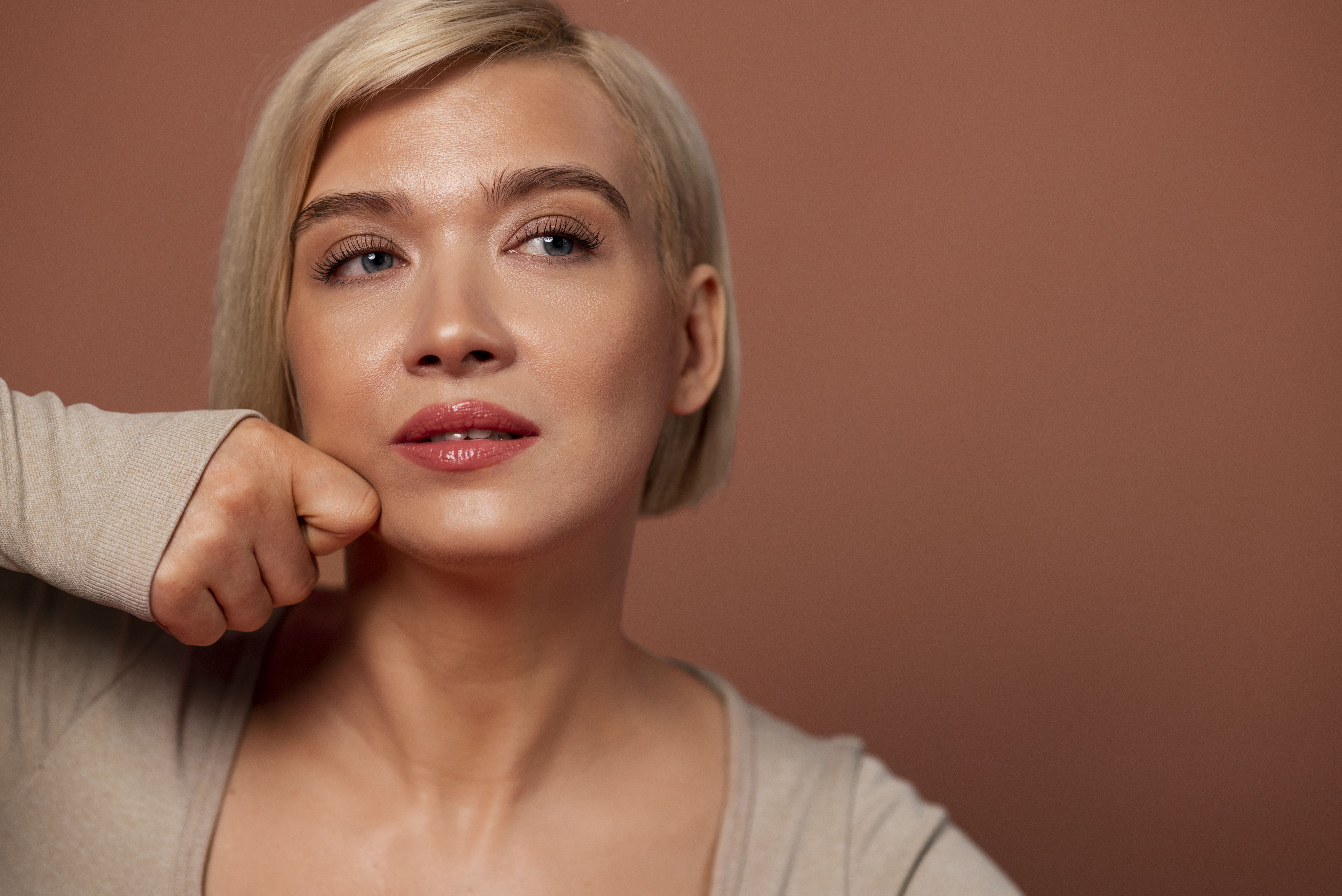 Что происходит с кожей после 40 — и как замедлить старение